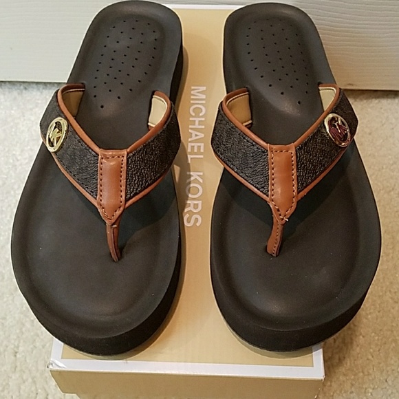 michael kors gage flip flops